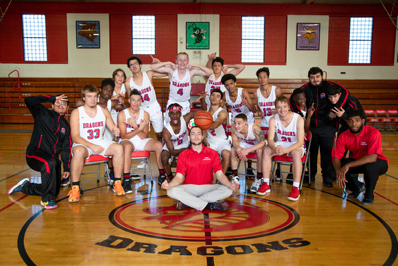 FSDB_Varsity_Boys_Basketball_Team_2021-22-2